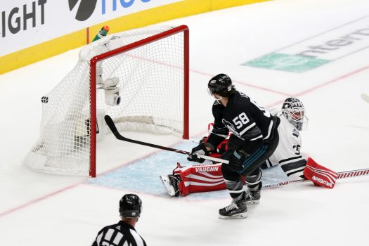 Kris Letang scores past Atlantic goalie Jimmy Howard