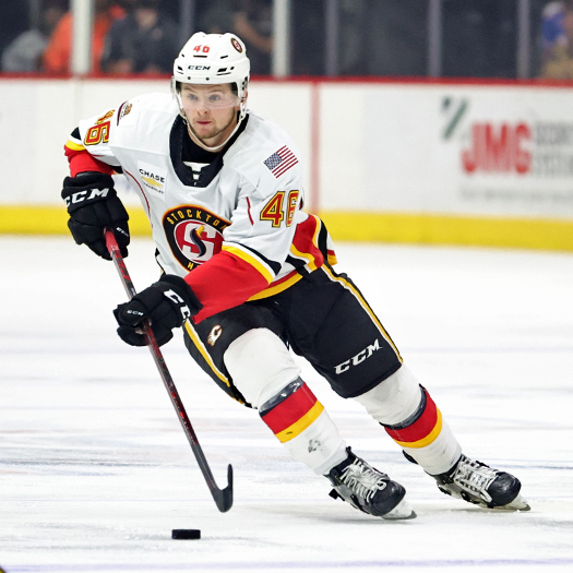 Emilio Pettersen scored two goals in the second period - Photo by Jack Lima