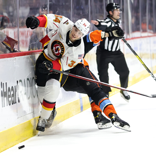 Wallker Duehr (34) opened the scoring with this shot on goal - Photo by Jack Lima