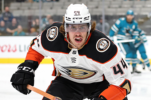 Ducks' forward Max Comtois