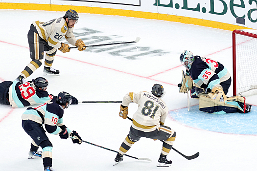 Kraken goalie Joey Daccord makes a blocker save on a shot by Chandler Stephenson (20)
